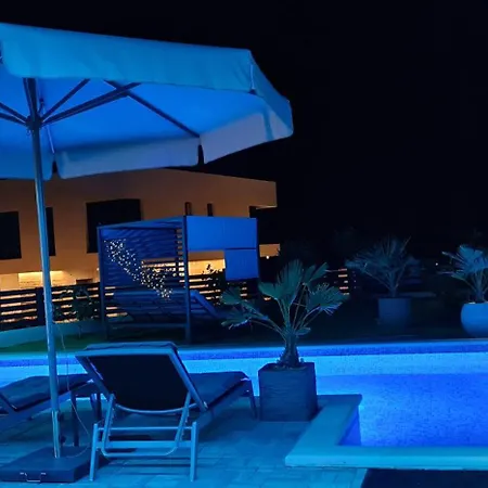 Meerblick Duplex Pool Villa *