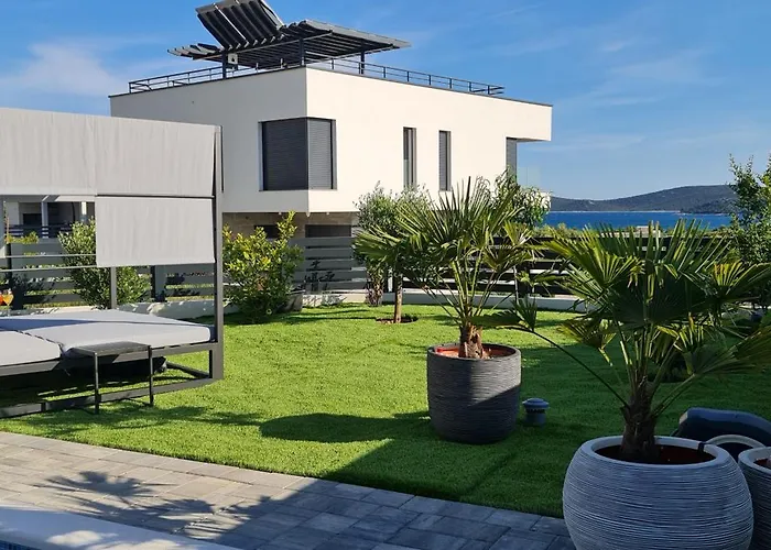 Meerblick Duplex Pool Villa