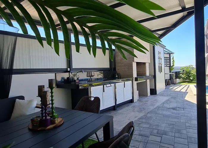 Meerblick Duplex Pool Villa *